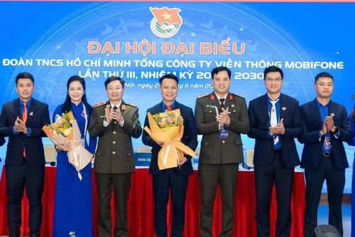Anh Nguyễn Mạnh Hiếu tiếp tục làm Bí thư Đoàn Tổng công ty Viễn thông MobiFone