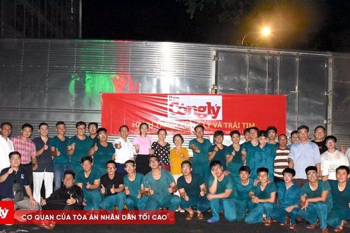 Hành trình 'Công lý và trái tim': Hơn 40 tấn hàng vượt lũ đến với miền Trung