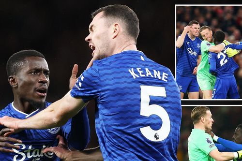Cầu thủ Everton bị đuổi khỏi trận gặp MU vì tát đồng đội