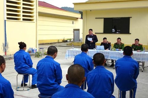 VKSND khu vực 3, tỉnh Lai Châu tuyên truyền pháp luật tại Phân trại tạm giam Phong Thổ