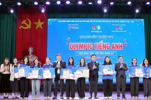 Trao giải Cuộc thi Olympic Tiếng Anh học sinh, sinh viên tỉnh Nghệ An năm học 2024 - 2025