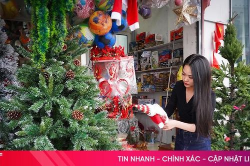 Thị trường đồ trang trí Noel ở Hà Tĩnh sôi động sớm