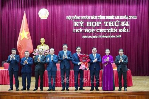 Thủ tướng phê chuẩn kết quả bầu, miễn nhiệm chức vụ Chủ tịch UBND tỉnh Nghệ An