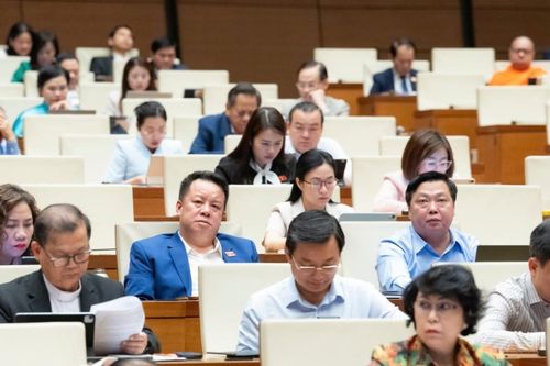 Báo chí mất nguồn thu quảng cáo vì mạng xã hội 'trích dẫn miễn phí'