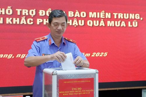 Viện Kiểm sát nhân dân tỉnh An Giang hỗ trợ đồng bào miền Trung, Tây Nguyên 120 triệu đồng