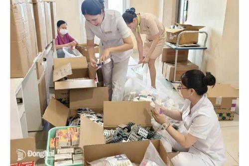 Các bác sĩ Bệnh viện Âu Cơ sẵn sàng lên đường hỗ trợ người dân vùng lũ