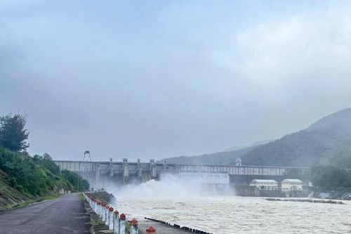 Vận hành điều tiết các hồ chứa để ứng phó áp thấp nhiệt đới gần Biển Đông