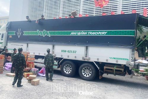 Ủy ban MTTQ Việt Nam tỉnh Khánh Hòa tiếp nhận 40 tấn nhu yếu phẩm hỗ trợ người dân khu vực phía nam