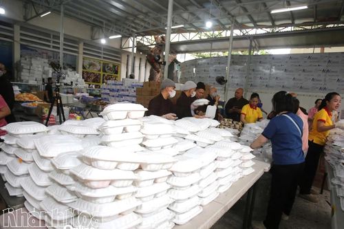 Hoạt động từ thiện trong khuôn khổ pháp luật để tạo sự công bằng trong xã hội