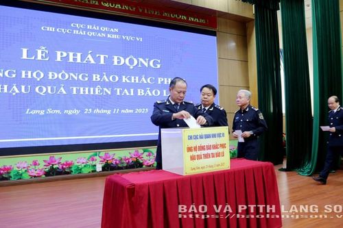 Chi cục Hải quan khu vực VI: Quyên góp 132 triệu đồng ủng hộ đồng bào các tỉnh khu vực miền Trung và Tây Nguyên bị thiệt hạ do mưa bão