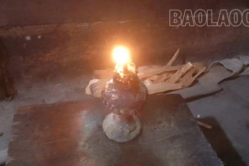 Người dân thôn Háng Phừ Loa mong mỏi điện lưới quốc gia