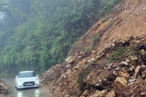 Cần sớm khắc phục sạt lở trên tuyến đường trọng điểm Khu du lịch Quốc gia Sa Pa