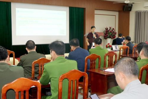 Lào Cai: Hơn 100 báo cáo viên pháp luật được bồi dưỡng kiến thức chuyển đổi số và kỹ năng số