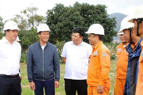 Điện lực Lâm Đồng động viên lực lượng khắc phục sự cố lưới điện tại D'ran