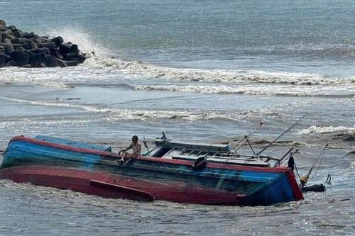 Ngư dân chờ cửa biển La Gi được nạo vét