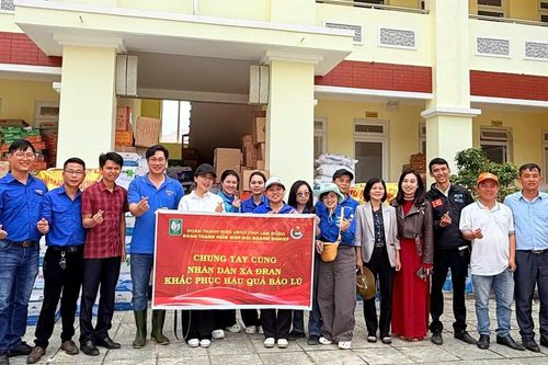 Chung tay hỗ trợ người dân khắc phục hậu quả mưa lũ