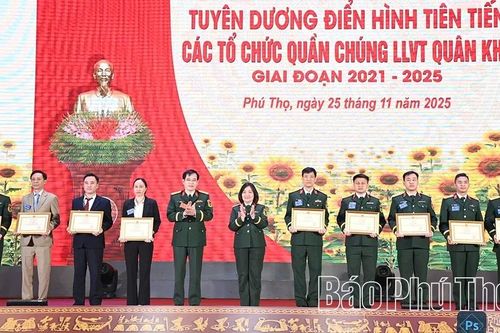 Quân khu 2 tuyên dương các tập thể , cá nhân tiêu biểu trong hoạt động công tác quần chúng giai đoạn 2021 – 2025