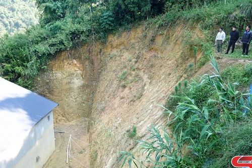 Sớm ổn định cuộc sống các hộ dân vùng sạt lở