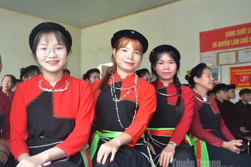 Lửa ấm văn hóa Cao Lan