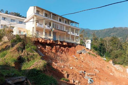 Nấm Dẩn di dời 285 học sinh bán trú do sạt lở nghiêm trọng tại khu vực nhà lưu trú