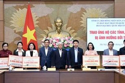 Phú Thọ trao 5 tỷ đồng hỗ trợ Huế khắc phục hậu quả mưa lũ