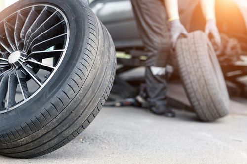 Bảo dưỡng lốp xe đúng cách: Mẹo kiểm tra độ mòn, cân bằng và đảo lốp định kỳ