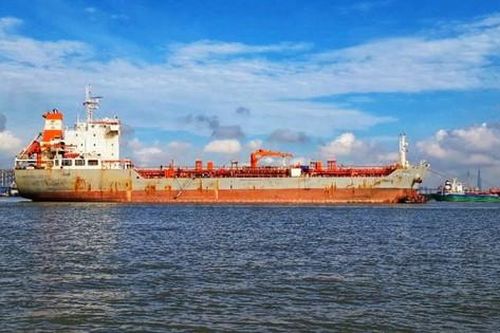 Bộ Xây dựng cho phép tàu dầu nước ngoài PVT Estella được vận tải nội địa