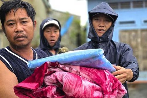Dồn lực cứu trợ tâm lũ Phú Yên, giúp người dân vực dậy cuộc sống sau lũ