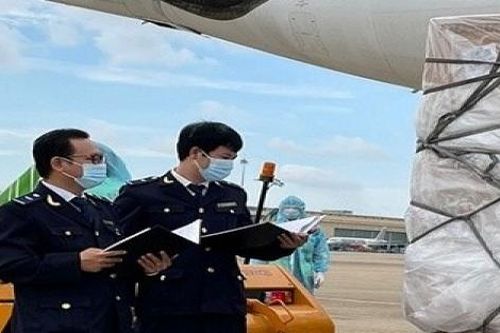 Hải quan hỏa tốc hỗ trợ thông quan hàng viện trợ khẩn cấp cho vùng lũ
