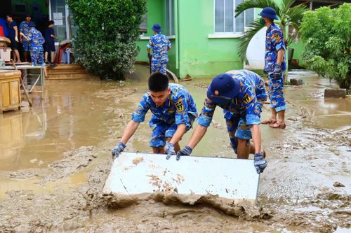Những việc cần làm ngay sau mưa lũ lịch sử