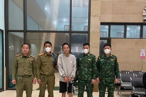 Quảng Trị: Tiếp nhận 2 người trốn lệnh truy nã từ Công an nước bạn Lào