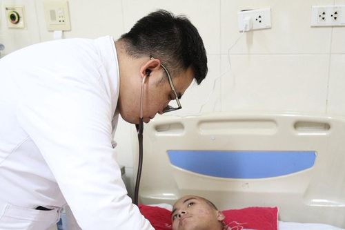 Bệnh viện K: Cứu sống nam sinh 17 tuổi hôn mê do u tế bào mầm não