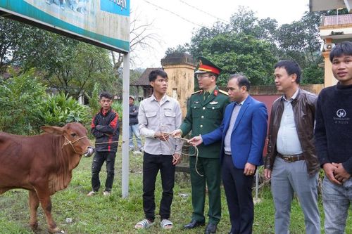 Đoàn Kinh tế - Quốc phòng 79 trao tặng công trình phúc lợi tại Quảng Trị