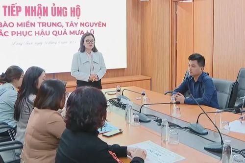 Người dân Hà Nội hướng về miền Trung – Tây Nguyên