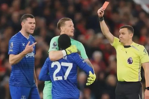 Man United gây thất vọng lớn trên sân nhà