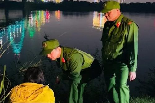 Cảnh sát ngăn chặn một phụ nữ có ý định tự tử