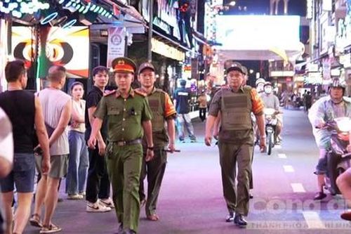 Công an phường Bến Thành quyết liệt 'làm sạch' địa bàn, tạo đà cho phát triển kinh tế đêm