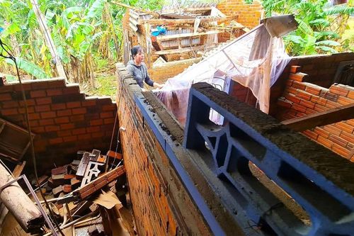 Thủ tướng yêu cầu khẩn trương trả bảo hiểm cho người dân bị ảnh hưởng bởi lũ lụt