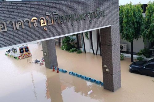 Bệnh viện Thái Lan ngập trong lũ lịch sử, đối mặt nguy cơ thiếu oxy