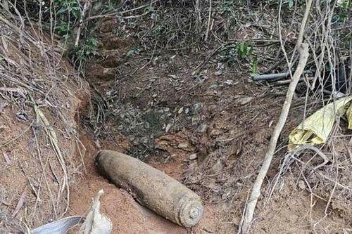 Phát hiện bom 'khủng' sau mưa lũ