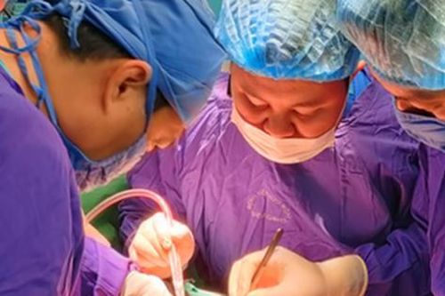 Cứu sống cụ ông 81 tuổi mắc ca bệnh kép siêu hiếm gặp, tỷ lệ chỉ 0,2%