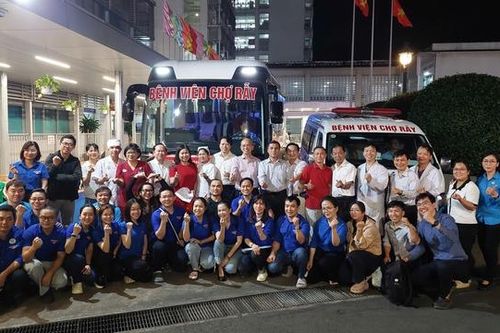 'Chuyến xe Sức khỏe - Thương về miền Trung' lên đường hỗ trợ Khánh Hòa sau mưa lũ