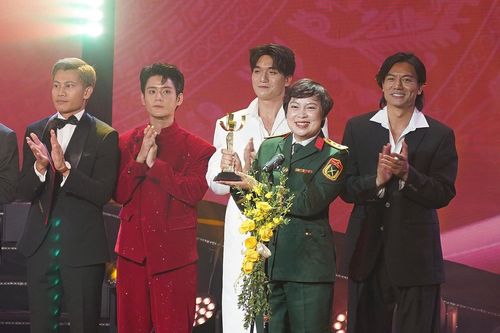 'Mưa đỏ' nhận 'mưa' giải thưởng tại Liên hoan Phim Việt Nam lần thứ 24