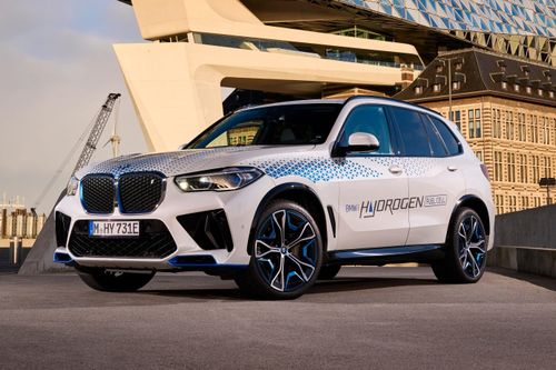 BMW kỳ vọng EU sẽ xem xét lại lệnh cấm xe xăng từ năm 2035