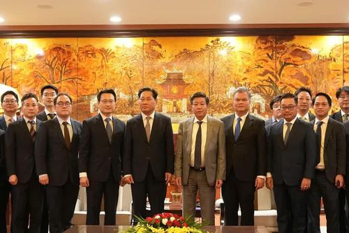 Hà Nội tăng cường hợp tác với Hàn Quốc phát triển đường sắt đô thị