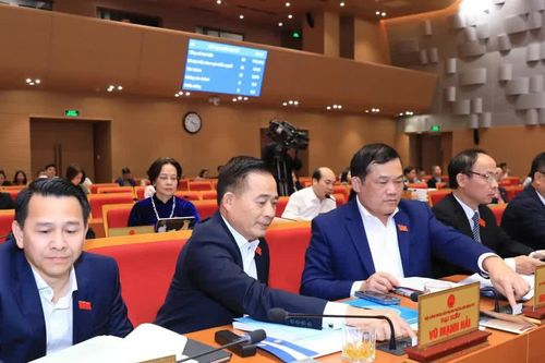 Ưu tiên nguồn lực cho hạ tầng và công nghệ giai đoạn mới