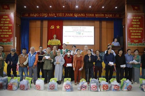 Chính phủ yêu cầu hỗ trợ khẩn cấp nhà ở, lương thực, nhu yếu phẩm cho người dân vùng lũ miền Trung