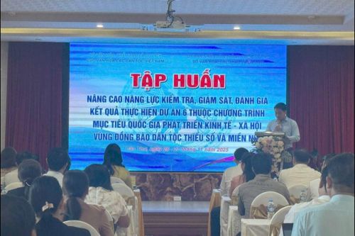 Nâng cao năng lực bảo tồn, phát huy các giá trị văn hóa truyền thống vùng đồng bào DTTS