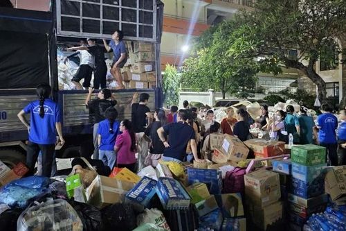 Thắp lên ngọn lửa của lòng nhân ái