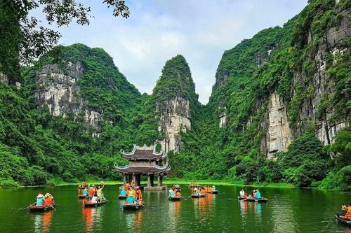 Phát huy giá trị di sản gắn kết du lịch bền vững
